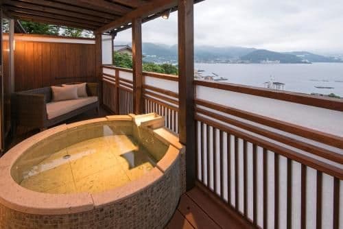 Hollywood Twin Room with Open-Air Bath - Non-Smoking