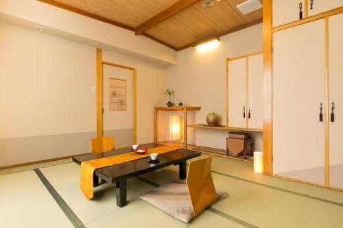 Standard Japanese-Style Twin Room with Shared Bathroom
