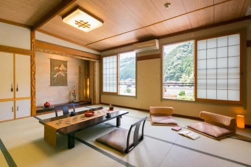 Standard Japanese-Style Family Room with Shared Bathroom