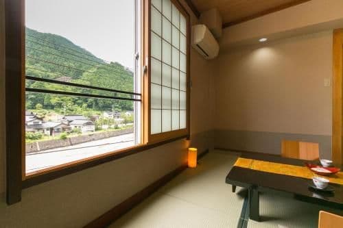 Standard Japanese-Style Twin Room with Shared Bathroom