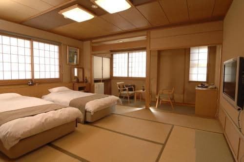 Twin Room with Tatami Floor and Shared Bathroom
