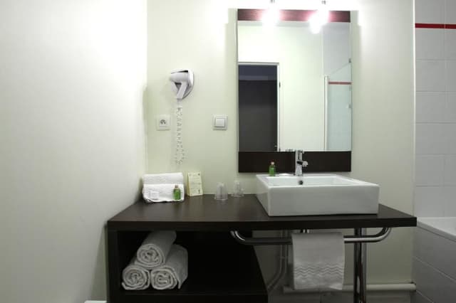 APARTMENT CAPACITY 4 ONE BEDROOM