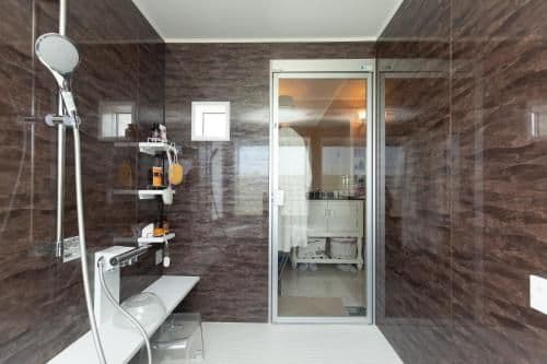 Queen Suite with Spa Bath