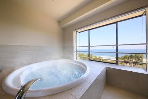 King Room with Spa Bath - Top Floor - Non-Smoking