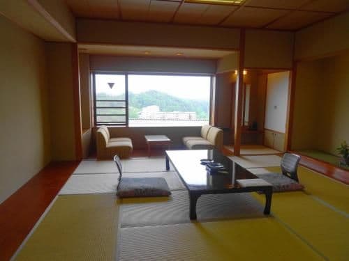 Superior Japanese-Style Room