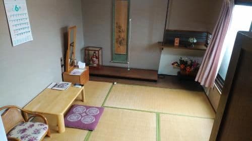 Japanese-Style Room with Shared Bathroom - Female Only