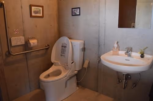 Twin Room with Private Bathroom