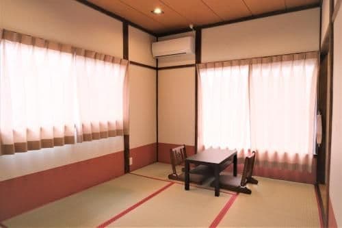 Economy Triple Room with Shared Bathroom