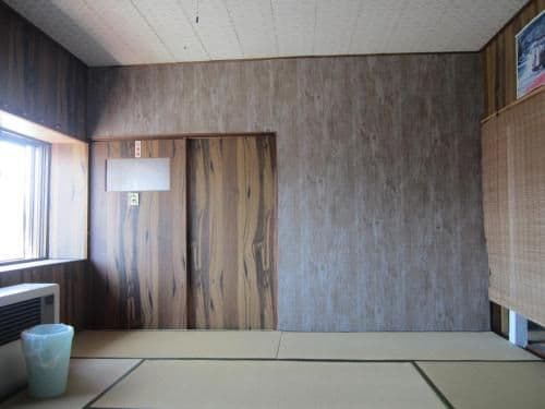 Japanese-Style Family Room with Shared Bathroom