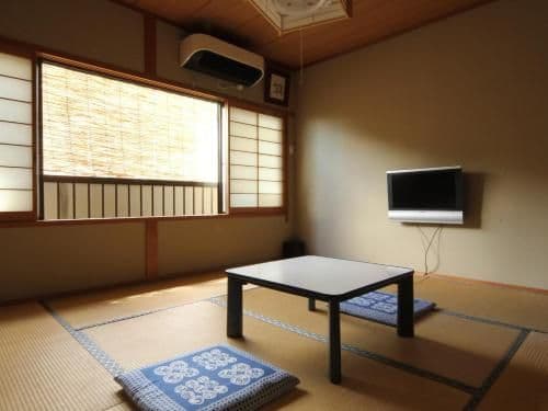 Superior Family Japanese-Style Room