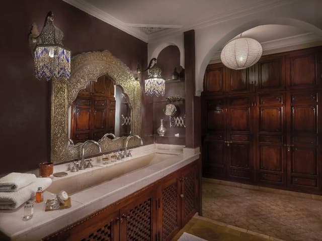 SUITE EXECUTIVE