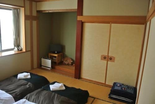 Double or Twin Room with Mountain View