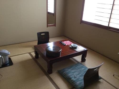 Japanese-Style Single Room with Shared Bathroom