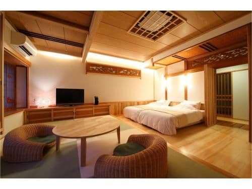 Room with Tatami Area - Shiro