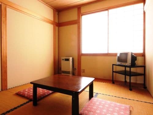 Japanese-Style Single Room with Shared Bathroom