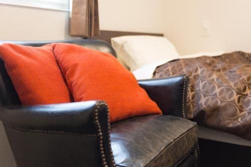 Single Room with Shared Shower and Toilet (Female Only)