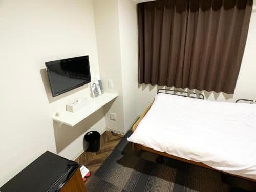 Single Room with Shared Shower and Toilet