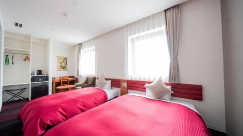 Corner Twin Room