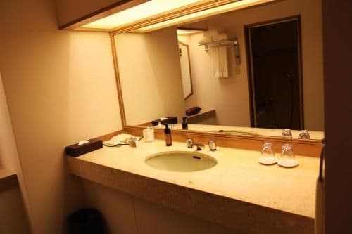 Deluxe Twin Room with Two Extra Beds and Sea View