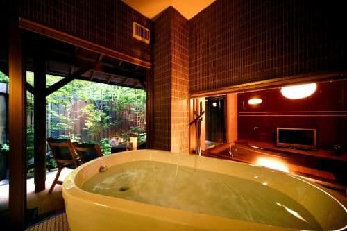 Quadruple Room with Private Bathroom