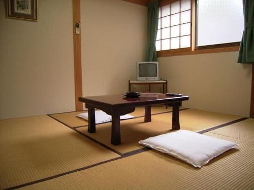 Japanese-Style Twin Room with Shared Bathroom