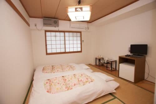 Japanese-Style Triple Room with Shared Bathroom - Male Only