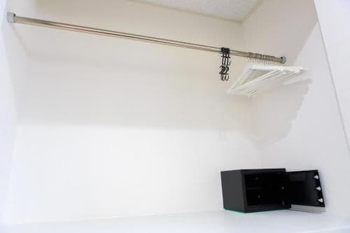 Apartment with Shower