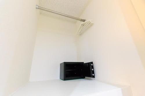 Apartment with Shower