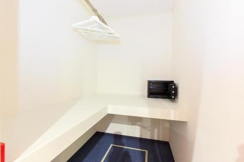 Apartment with Shower