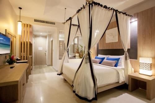 Pool Suite