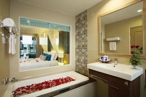 Superior Double or Twin Room with Pool Access
