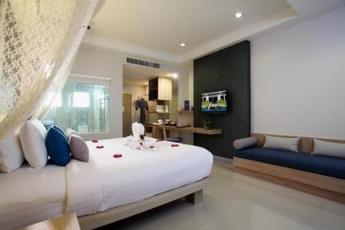 Superior Double or Twin Room with Pool Access