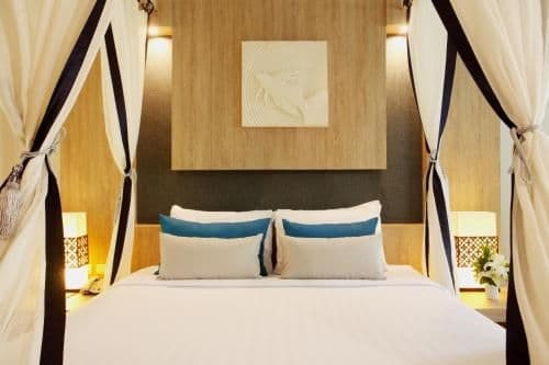 Deluxe Double or Twin Room with Pool Access