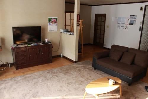 Single Room with Shared Shower and Toilet