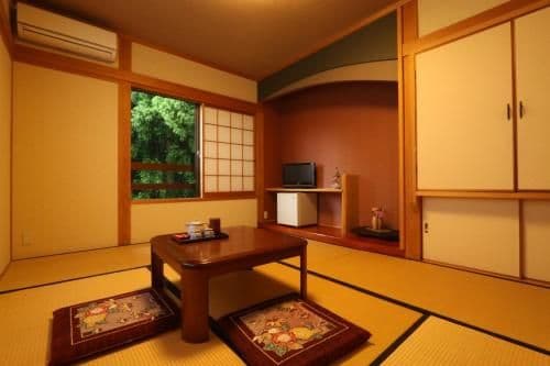 Japanese-Style Room