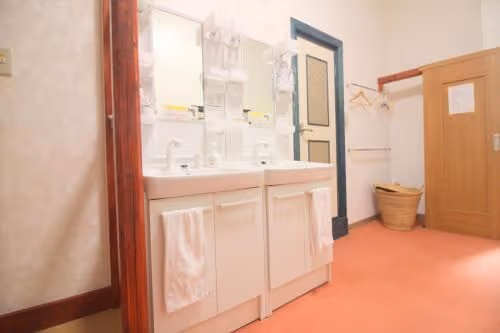 Capsule Room for Female