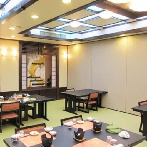 Japanese-Style Room with Night View and Dining Room Dinner