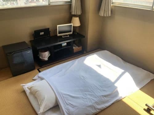 Single Room with Shared Bathroom