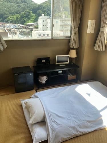Single Room with Shared Bathroom