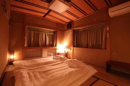 Basic Triple Room with Shared Bathroom