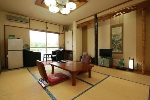 Japanese-Style Room with Shared Toilet