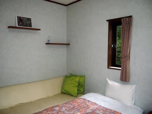 Twin Room - Non-Smoking