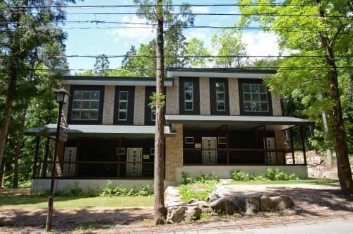 Three-Bedroom Chalet (8 Adults)