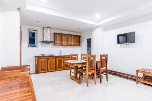 One-Bedroom Apartment with Balcony