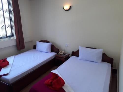 Twin Room with Air-Conditioning