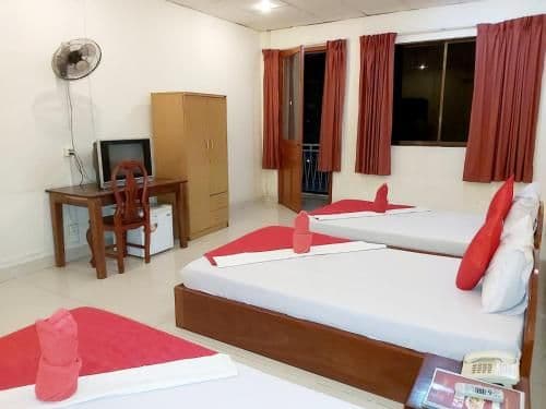 Triple Room with Air-Conditioning