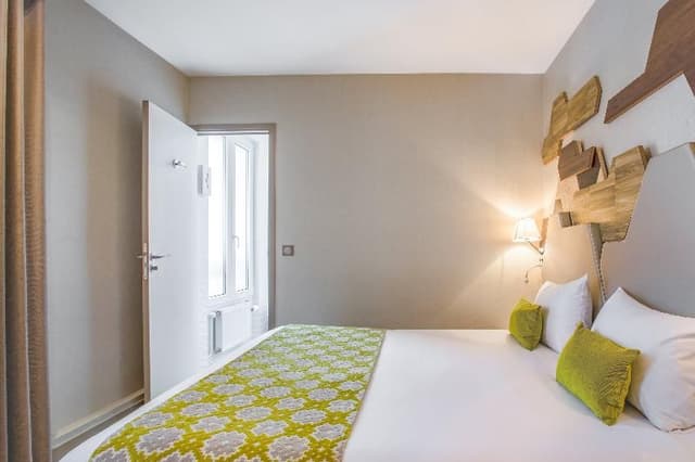 SINGLE STANDARD