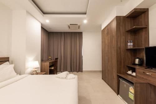 Deluxe King Room
