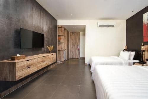 Deluxe Family Room