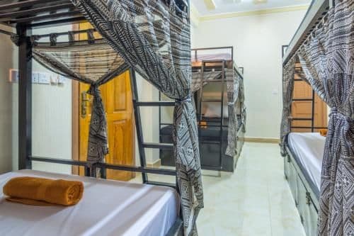 Bed in 8-Bed Mixed Dormitory Room with Air Conditioning